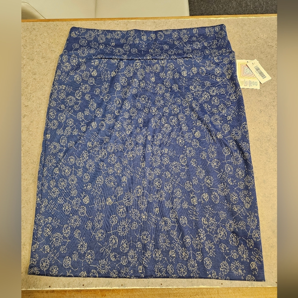 NWT LuLaRoe Cassie Navy Blue Floral Pencil Skirt